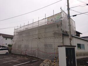 高松市内の戸建て住宅の屋根塗装工事が着工しました