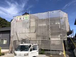 高松市内の住宅塗装工事が着工しました　外壁超低汚染型フッ素仕上げ