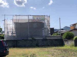 高松市内にて住宅塗装工事が着工しました！超低汚染型無機塗料にて手塗り仕上げ