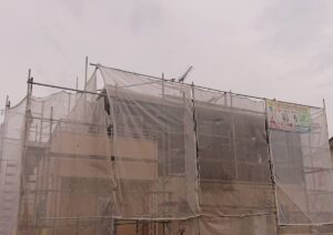 高松市内にて外壁塗装工事が着工しました！