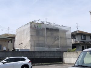 高松市内にて住宅塗装工事が着工しました！手塗りで元通り！