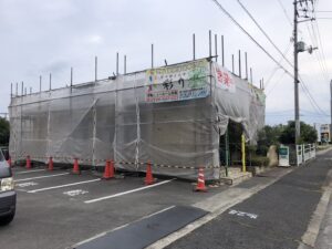 高松市内にて屋根塗装工事が着工しました！