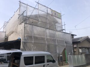 高松市内にて住宅塗装工事が着工しました!高耐候塗料で手塗り塗装