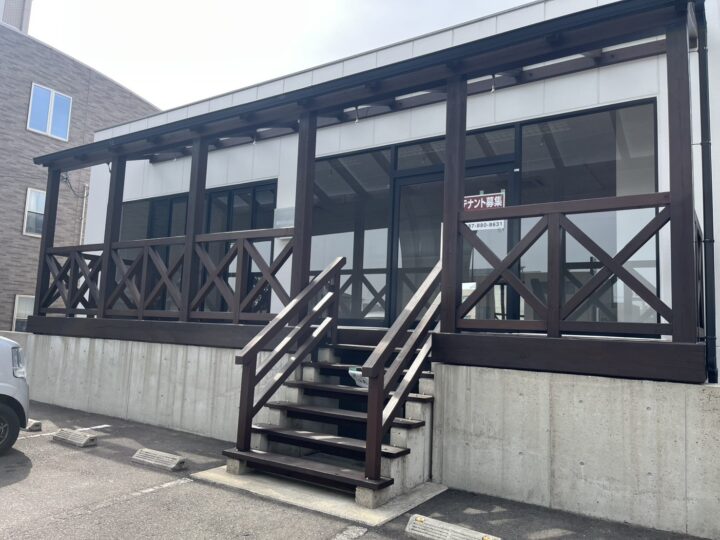 高松市　店舗ウッドデッキ再塗装